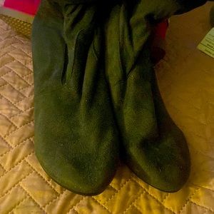 Used brown ladies boots